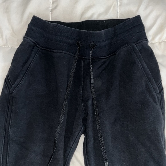 lululemon joggers - Picture 2 of 5